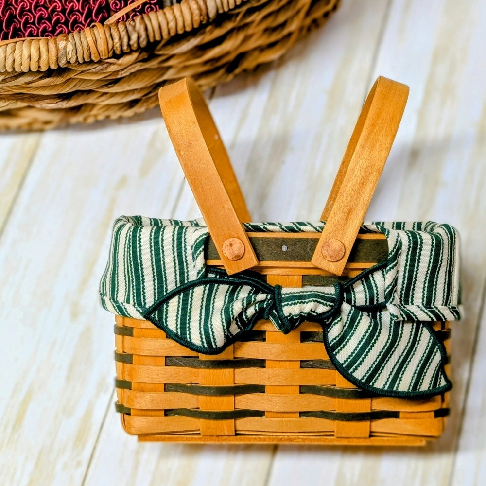 LONGABERGER Picture Perfect Sweetheart Series Basket - Picture 2 of 12